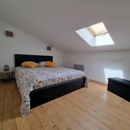 Maison Avec Exterieur - Stationnement Gratuit *