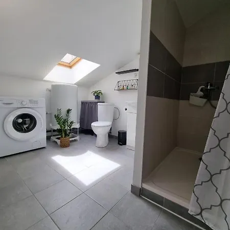 Maison Avec Exterieur - Stationnement Gratuit Holiday home *